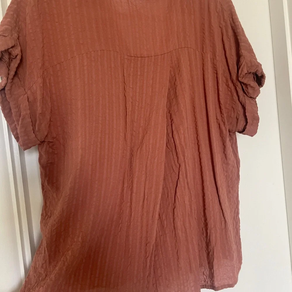 Women's Rust Button-Up Top - Picture 5 of 6